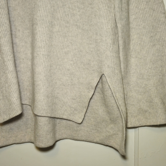 Athleta Women's Beige Wool/Cashmere Blend Sweater - Picture 5 of 7